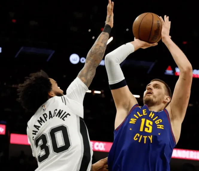 博鱼体育app下载-约基奇出战18分钟，投篮12中7得到23分8篮板1助攻1盖帽